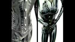 Latexgirl in Blackrubber