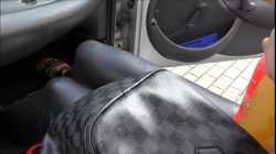 WALKING IN WET LOOK LEGGINGS