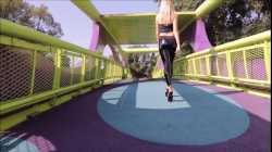 Dagssi in shiny vinyl leggings sexy walk